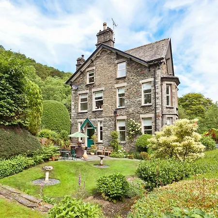 Riverside Pensionat 4*
