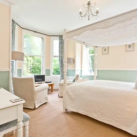 Riverside 4*